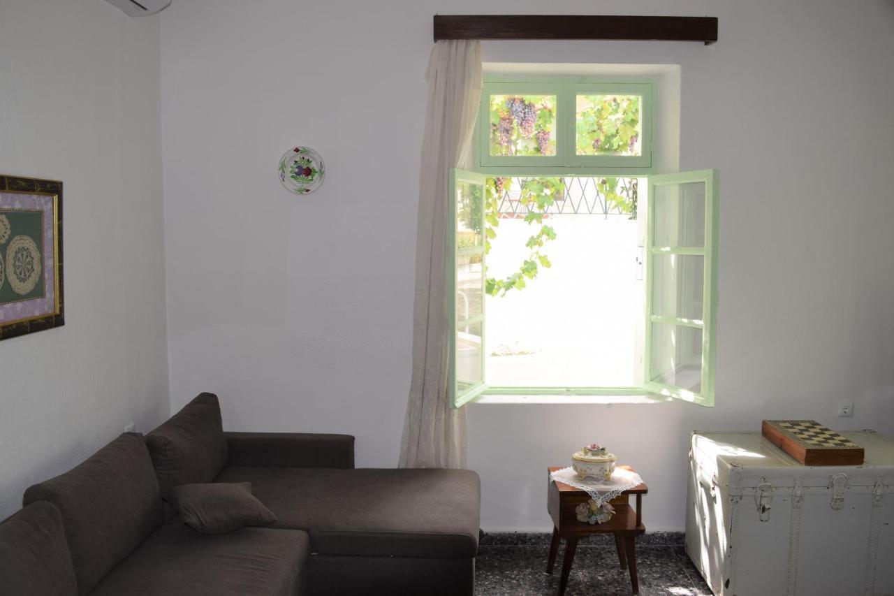 Village Home In Paradisi  Ngoại thất bức ảnh