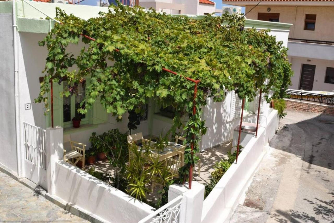 Village Home In Paradisi  Ngoại thất bức ảnh